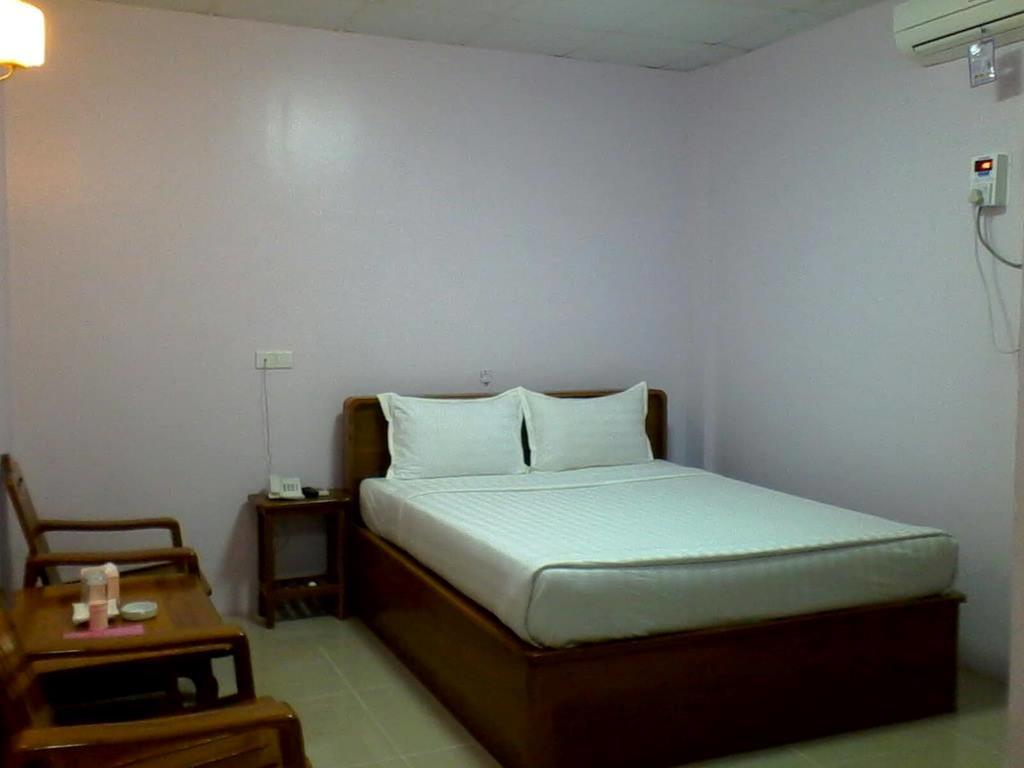 Aung Tha Pyay Hotel 3 Yangon Quarto foto